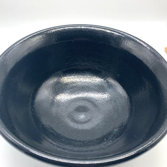 Studio Pottery. Signed Black mixing Bowl - Picture 2 of 7